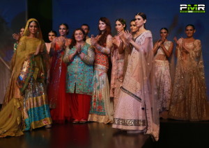 Huma Nassr Curator Shaan-E-Pakistan with models & her collection at the closing ceremony